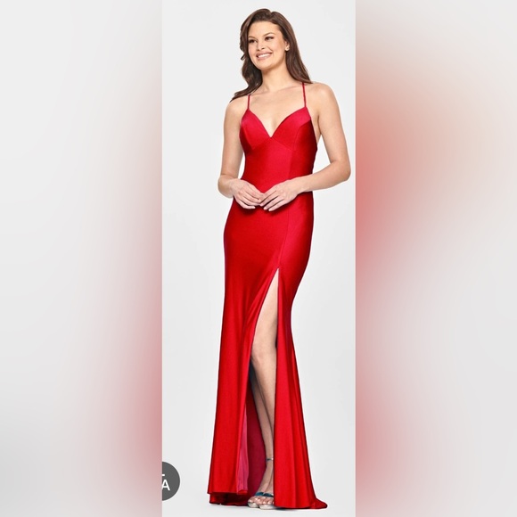 Fame and Partners Red Crepe Double V Leg Slit Formal Gown 18 NEW open back - Picture 1 of 7
